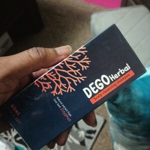 DEGO Herbal Scalp Cleansing Shampoo - Navy and Coral